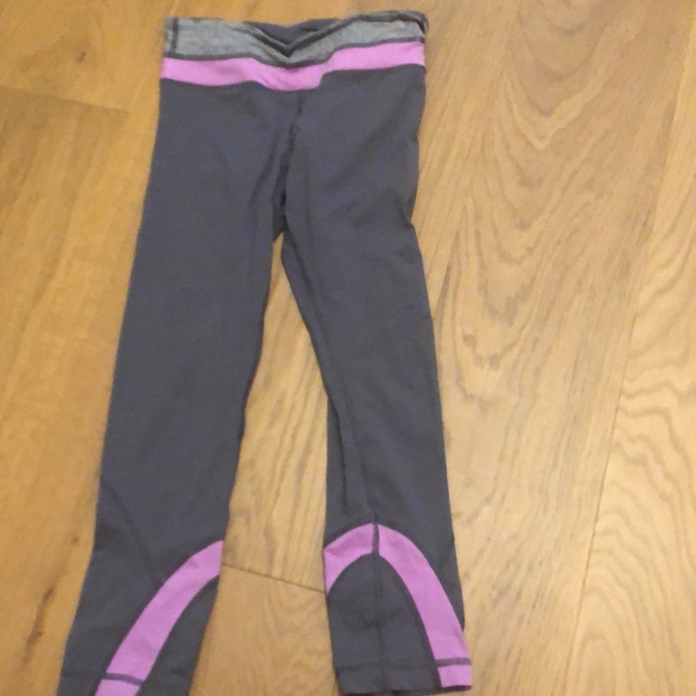 Lululemon Inspire Crop size 4